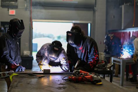 what schools offer welding programs